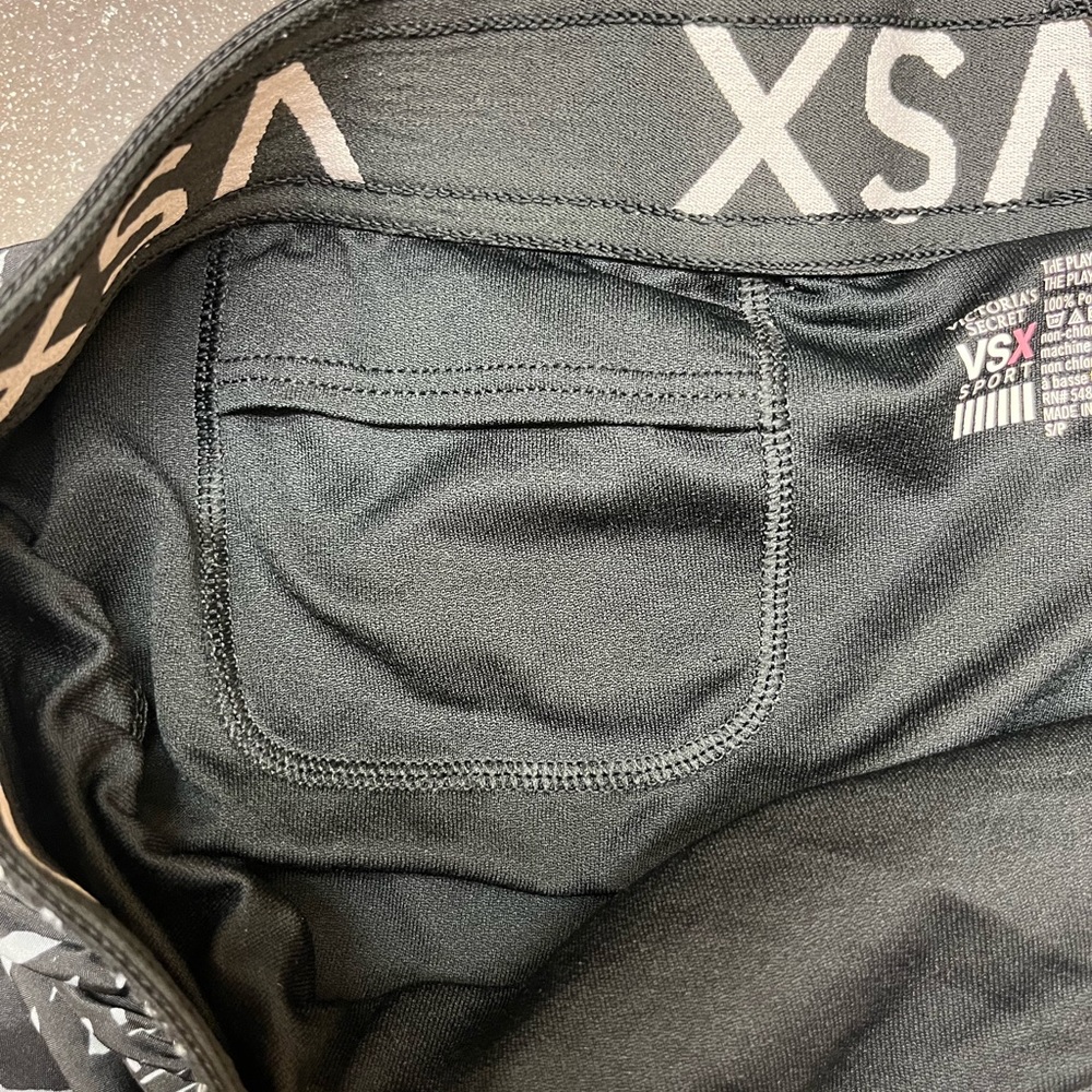 Victoria Sport Running Shorts
The Player by Victoria’s Secret Running Shorts - Picture 4 of 5